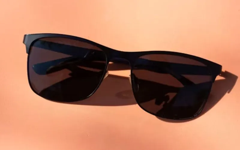 Benefits of Wearing Sunglasses